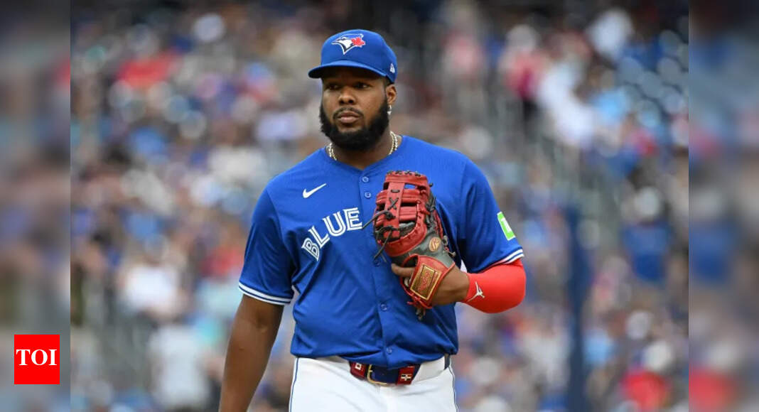 Vladimir Guerrero Jr. takes over World Series Game 5 as Blue Jays inch closer to history