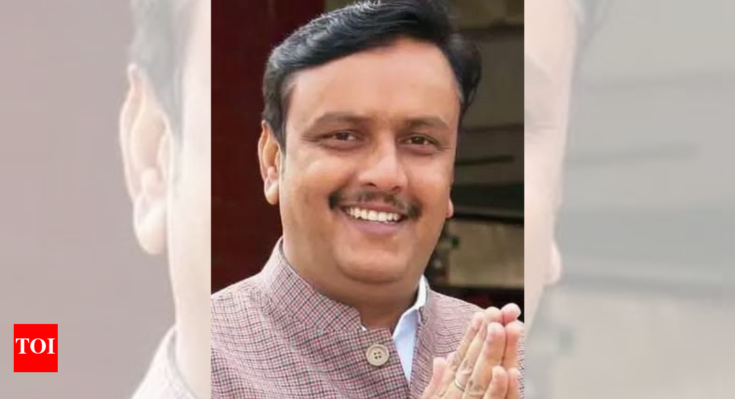 AAP leader shot in head: Retired DSP opens fire at Punjab wedding