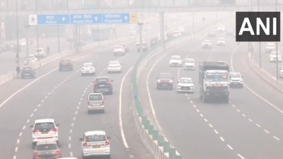 Delhi’s air turns ‘very poor’ as haze and fog blanket city; AQI hits ‘severe’ levels in several areas