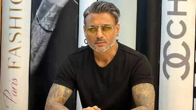 ‘Why does entourage double its fees if their star delivers Rs 500 crore hit?’: Celebrity hairstylist Aalim Hakim slams high costs of actors’ hair and make-up team