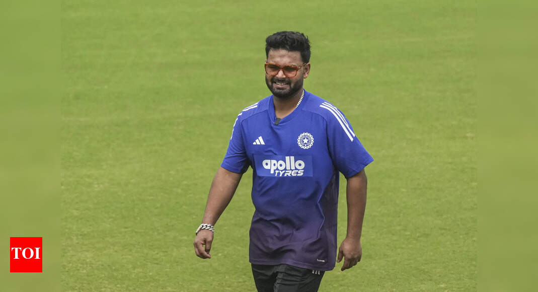 ‘6 ball daal ke dikhao zara!’: Stump mic picks Rishabh Pant joking with bowler during IND A vs SA A - video