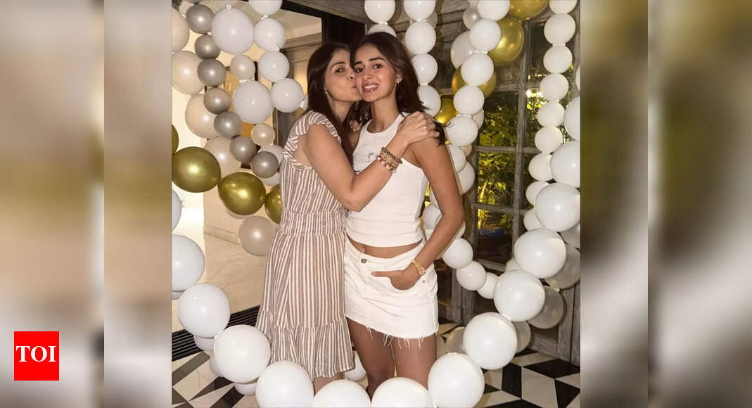 Bhavana Panday showers love on 