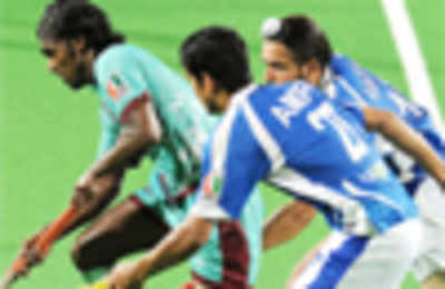 Pune Stryke out Comets to meet Sher-E-Punjab in final