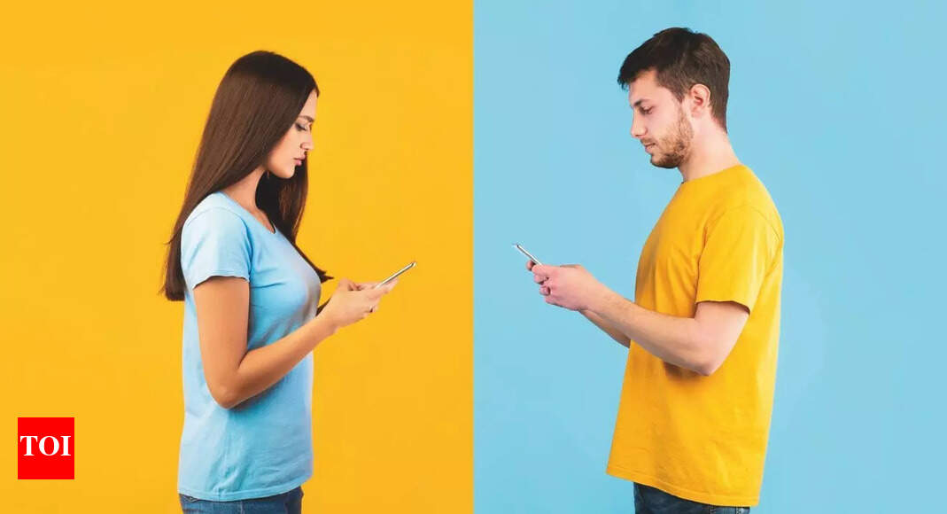 Hmm, K & thumbs-up: Subtle texting cues that reveal more than words