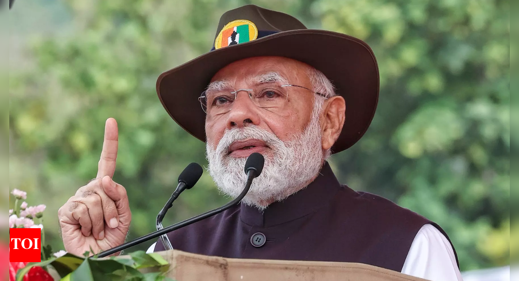 'Nehru did not allow ...': PM Modi says Sardar Patel was stopped from uniting Kashmir; attacks 'spineless' Congress