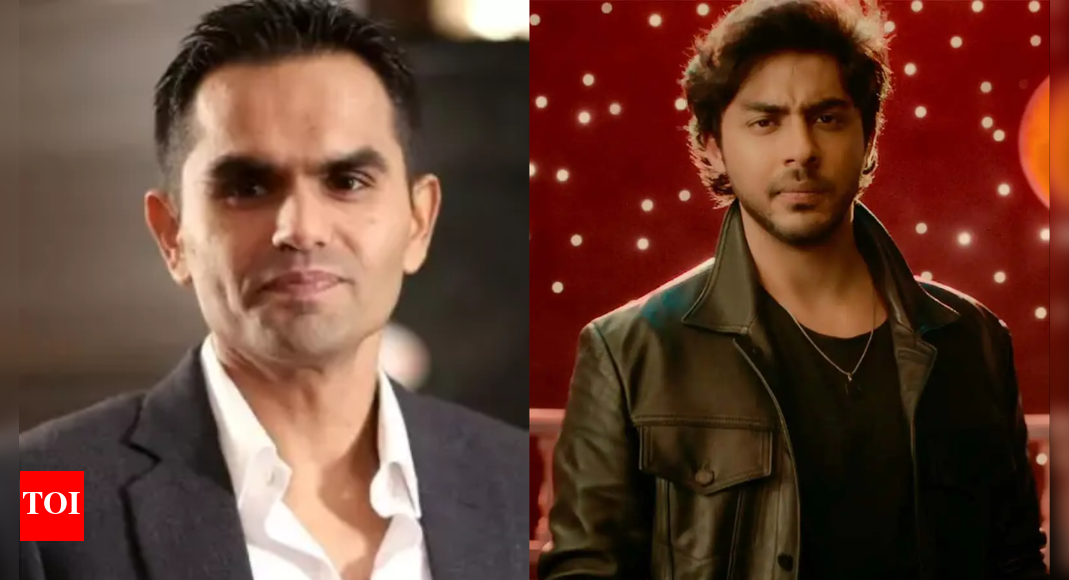 समीर वानखेड़े ने आरोप लगाया कि आर्यन खान की ‘द बा**ड्स ऑफ बॉलीवुड’ एक ‘व्यक्तिगत प्रतिशोध’ है जिसका उद्देश्य उन्हें बदनाम करना है – रिपोर्ट | हिंदी मूवी समाचार समीर वानखेड़े ने आरोप लगाया कि आर्यन खान की ‘द बा**ड्स ऑफ बॉलीवुड’ एक ‘व्यक्तिगत प्रतिशोध’ है जिसका उद्देश्य उन्हें बदनाम करना है – रिपोर्ट | हिंदी मूवी समाचार