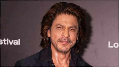 In a lively #AskSRK session, the beloved Bollywood icon Shah Rukh Khan captivated his admirers with his classic humor. When one curious fan dared to question his talent and good looks, SRK quipped back, leaving everyone in stitches. He teased an intriguing construction-related surprise he has in store for his birthday greeting from his iconic residence, Mannat. Shah Rukh Khan gets asked, 'Talent nahi toh star kaise bana?'; superstar showcases why he is King Khan with a sharp reply