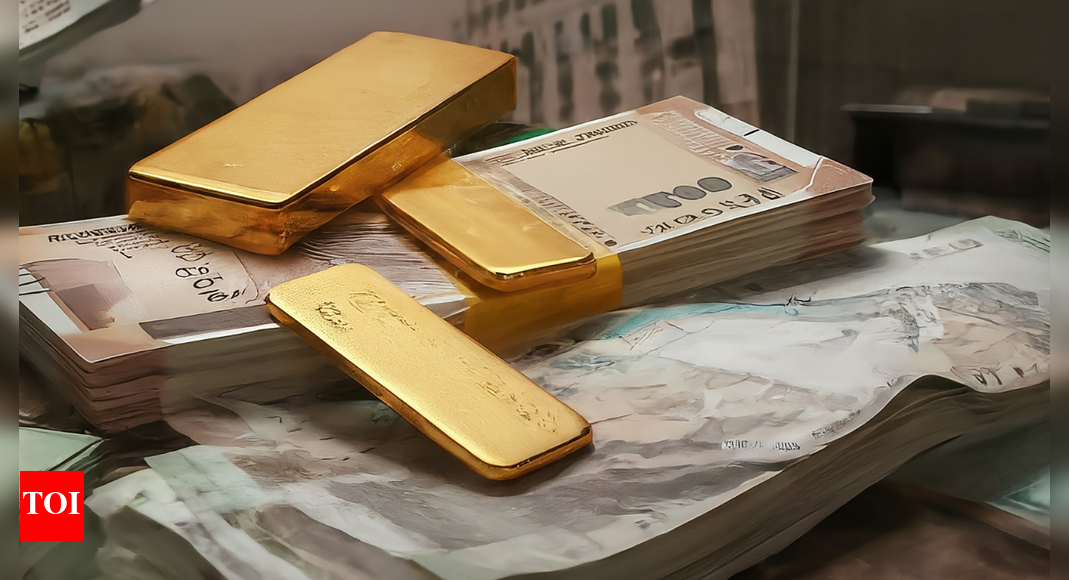 Forex update: India’s reserves fall .9 bn to 5.35 bn; gold and foreign currency assets decline – The Times of India Forex update: India’s reserves fall .9 bn to 5.35 bn; gold and foreign currency assets decline – The Times of India