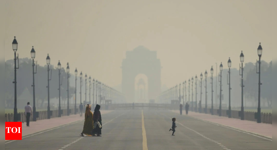No respite from pollution? IIT study finds cloud-seeding unviable for Delhi winter; cites low moisture, weak impact