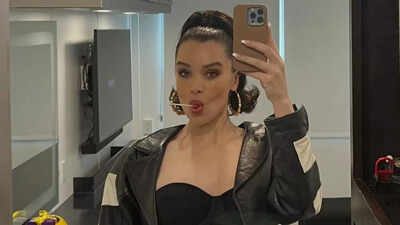 Hailee Steinfeld captivated fans with a striking vampire costume from her film 'Sinners' for Halloween.  She also shared nostalgic throwback photos with boyfriend Josh Allen, including a playful 'Waterboy' tribute.  This blend of Hollywood glamour and NFL spirit comes as the Buffalo Bills face a crucial game against the Kansas City Chiefs, leaving fans eager for her sideline support. Hailee Steinfeld turns heads as vampire ‘Mary’ from Sinners while sharing unseen Halloween memories with Josh Allen