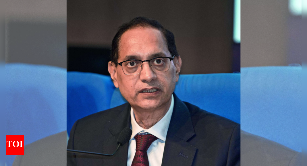 No ban on weekly F&O contracts: Sebi chairman