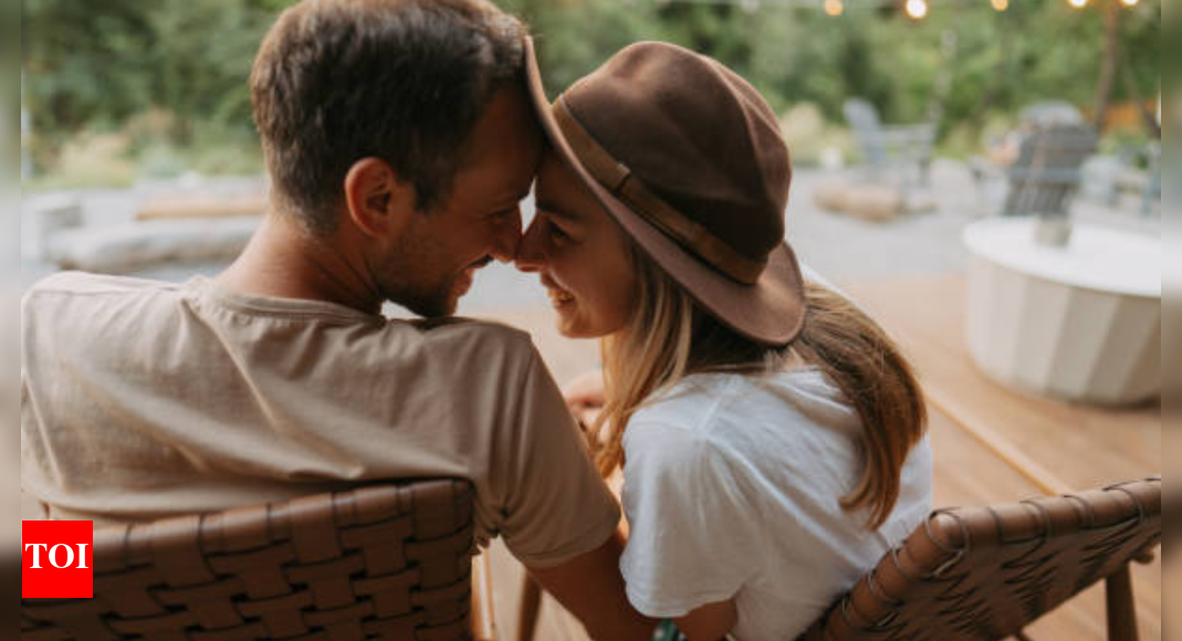 A divorce lawyer just gave the internet the purest definition of love: “If they want to, they will”