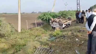  2 students dead, 5 critically injured in school van-SUV collision; SUV driver fled