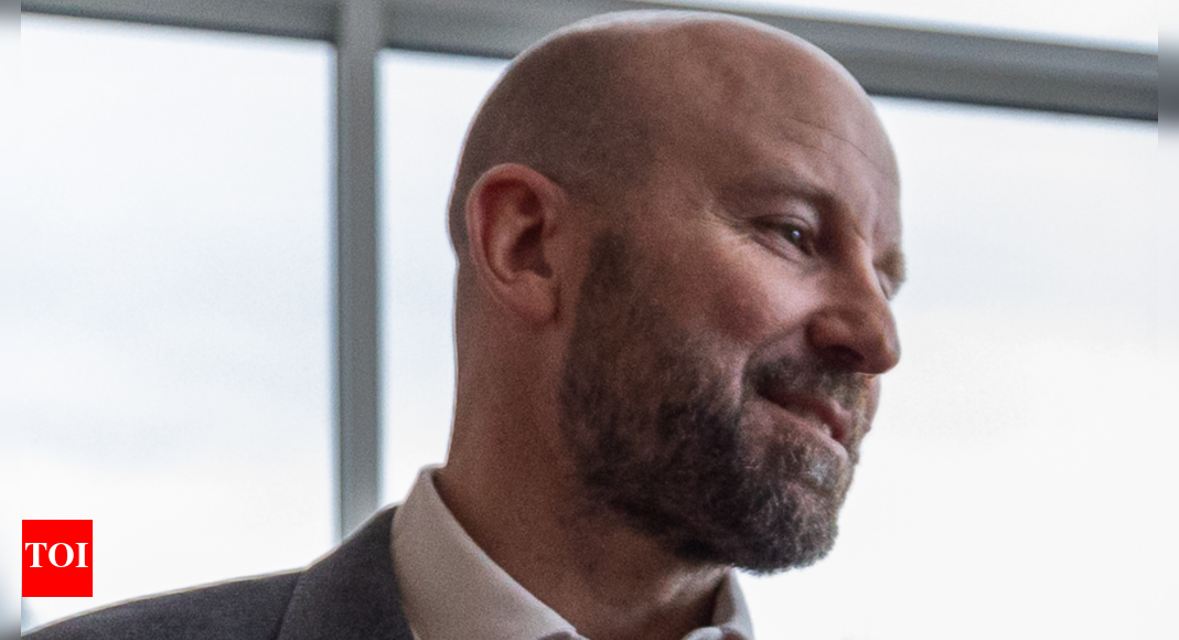 Facebook-parent Meta CTO Andrew Bosworth has a 'relationship advice' for everyone: Don’t panic when ...