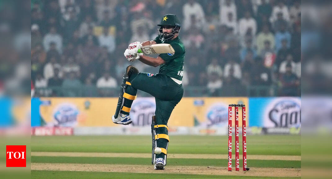 ‘Bumrah ke…’: Pakistani fans cross line, Sahibzada caught laughing, clapping — video