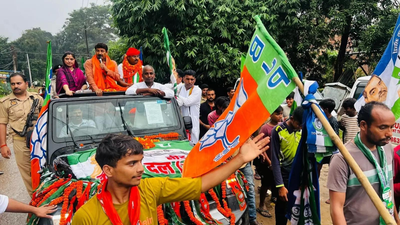 'Invaded roadshow, hurled abuses': BJP MP Manoj Tiwari allegedly attacked by RJD supporters in Buxar; files complaint with EC