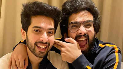  Armaan Malik dedicates a song to brother Amaal Mallik at a concert; says, “He’s been going through a lot”