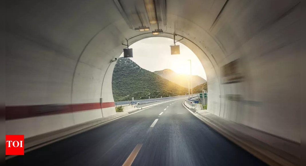 Delhi Munak Canal project: 4km tunnel between Kashmere Gate ISBT & Inderlok; aims to cut travel time by 40%