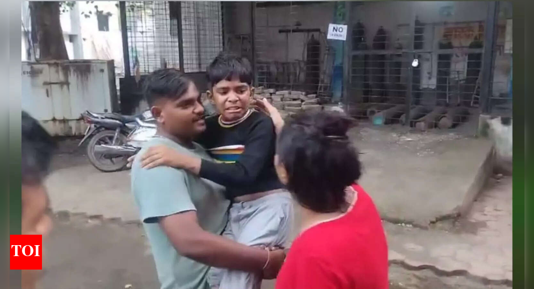 16 passengers injured after bus overturns in Madhya Pradesh