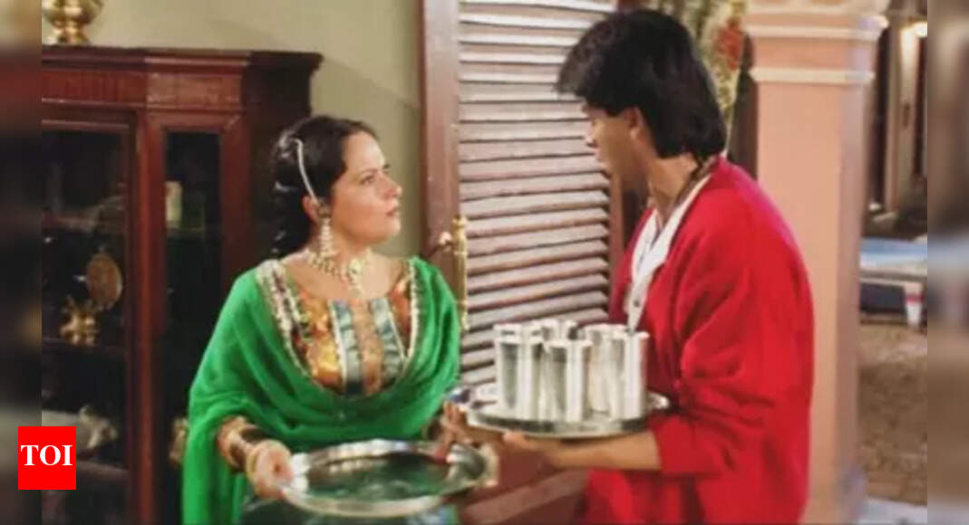 Himani Shivpuri recalls Shah Rukh Khan once worked as a junior artist in her film