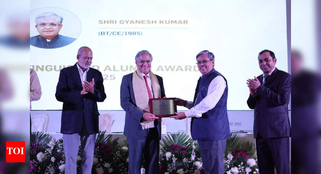 CEC Gyanesh Kumar honoured with Distinguished Alumni Award by IIT Kanpur