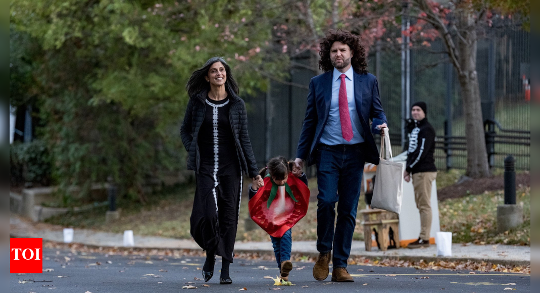 'Accomplished daughter of immigrants': Ro Khanna supports Usha Vance amid Hindu row, Meghan McCain says she's iconic