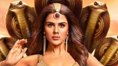  Ekta Kapoor confirms Priyanka Chahar Choudhary as the lead of Naagin 7; actress expresses gratitude