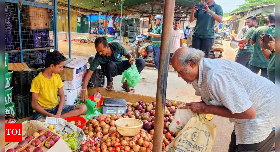BMC launches plastic-free market initiative to combat polythene carry bags