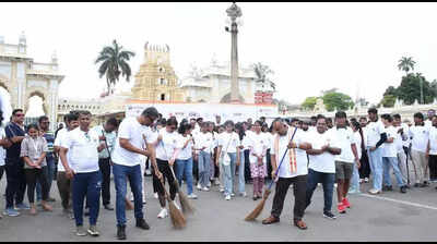 MLA urges citizens to unite for cleanliness drive in city