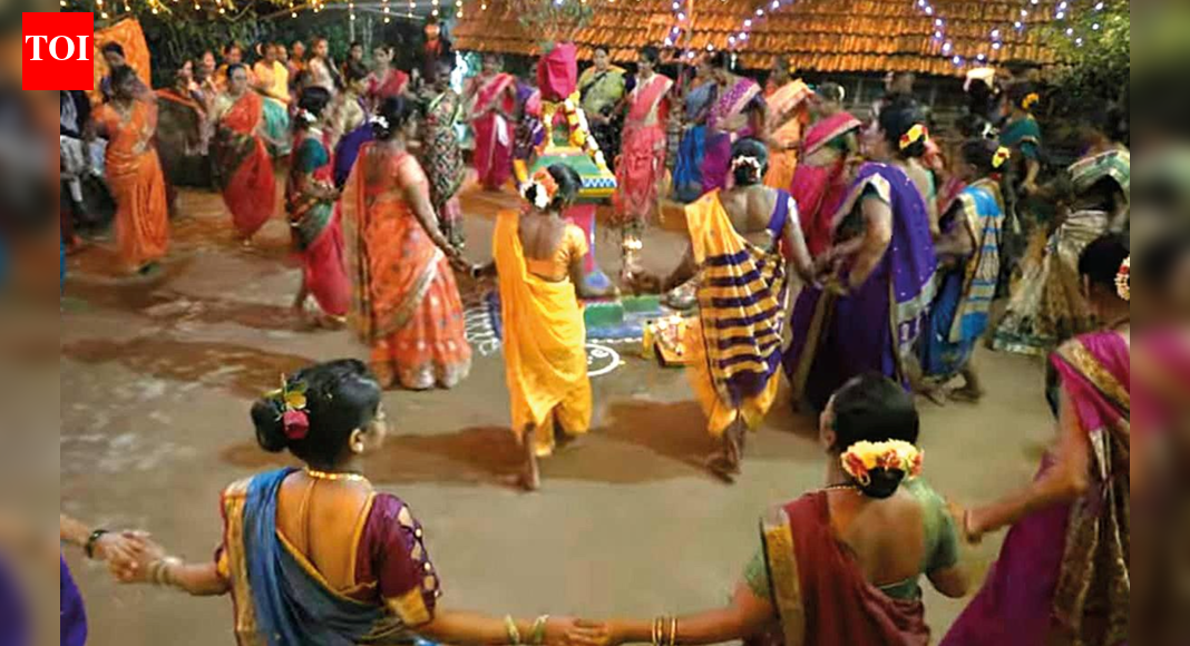 During Tulshi vivah, Udhalashe villagers thank the stars with Katyo ...