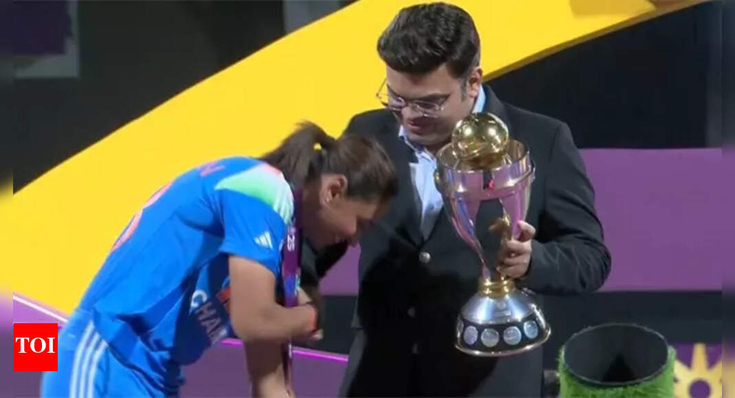 Bhangra takes over! Harmanpreet steals show before collecting trophy from Jay Shah - Watch