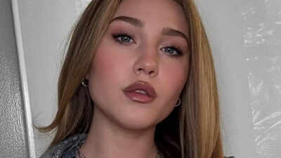  Ella Anderson became a Neil Diamond fan after filming ‘Song Sung Blue’