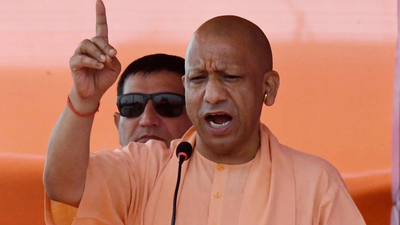  Yogi’s veiled swipe at Rahul, Tejashwi, Akhilesh; Congress hits back