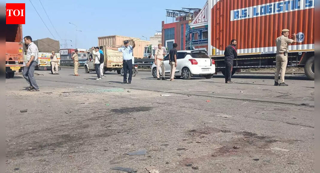 Jaipur Accident: At least 12 dead as speeding trailer truck ploughs ...
