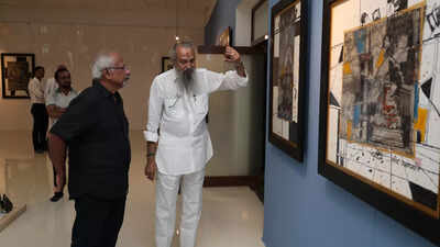Mani Ratnam visited Thota Tharrani's exhibition, 'Footnotes on Cinema' at Alliance Française in Chennai