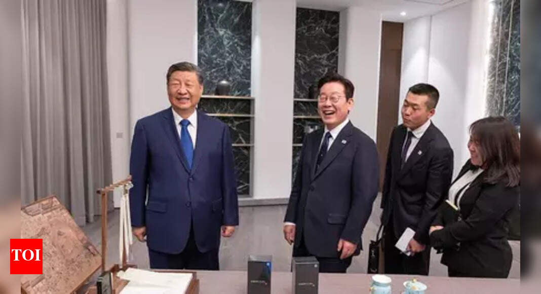 Chinese President Xi Jinping gifts South Korean President Lee Jae-Myung Xiaomi phones; Jokes: Make sure you check for…