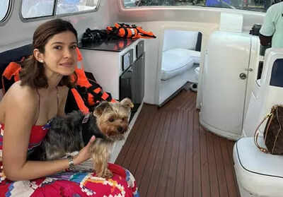Shanaya Kapoor rings in birthday with cozy yacht celebration; Shares glimpses of her 'Chill' day