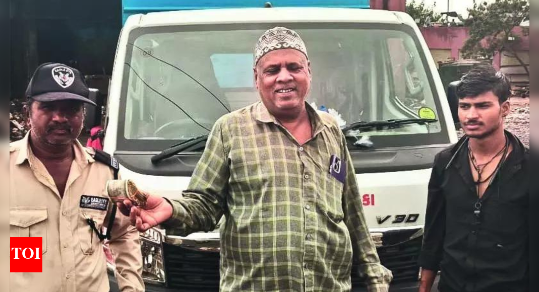 Cash in trash: Gujarat fruit seller sifts through garbage to recover Rs 60,000