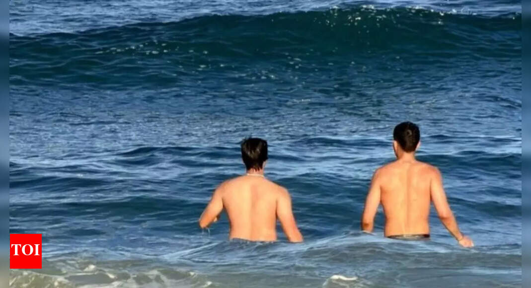 Yaraana Down Under! Gill and Abhishek unwind on Gold Coast beach