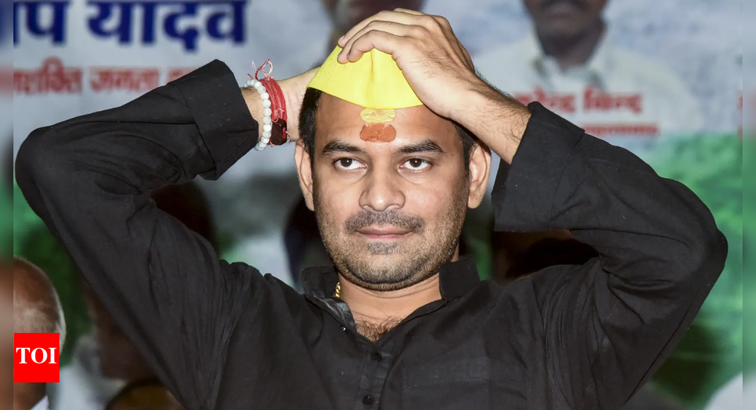 'Bachaa hai': Tej Pratap Yadav's 'jhunjhuna' jibe at Tejashwi; threatens to campaign in Raghopur