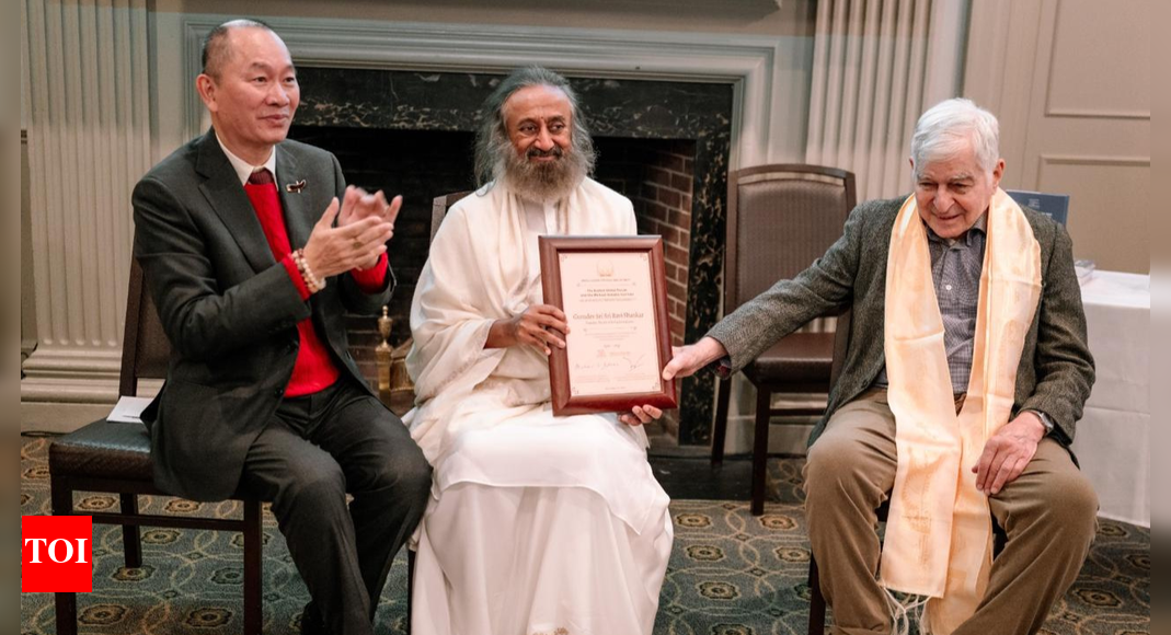 Sri Sri Ravi Shankar conferred with 2025 World Peace and Security Leadership award