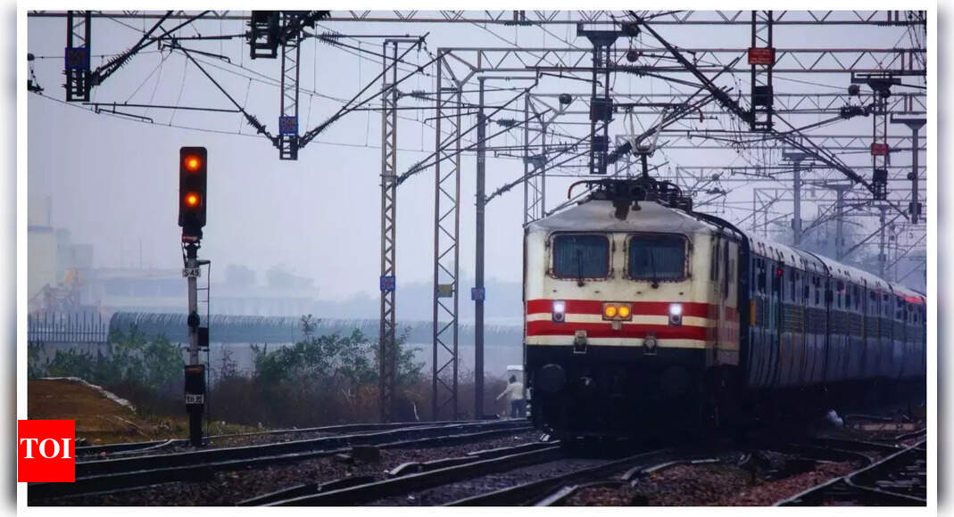 Chhattisgarh: Passenger train collides with goods train near Bilaspur; 2 injured