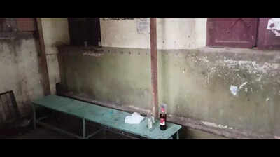 Vadapalani MTC depot turns bar after sunset, say commuters