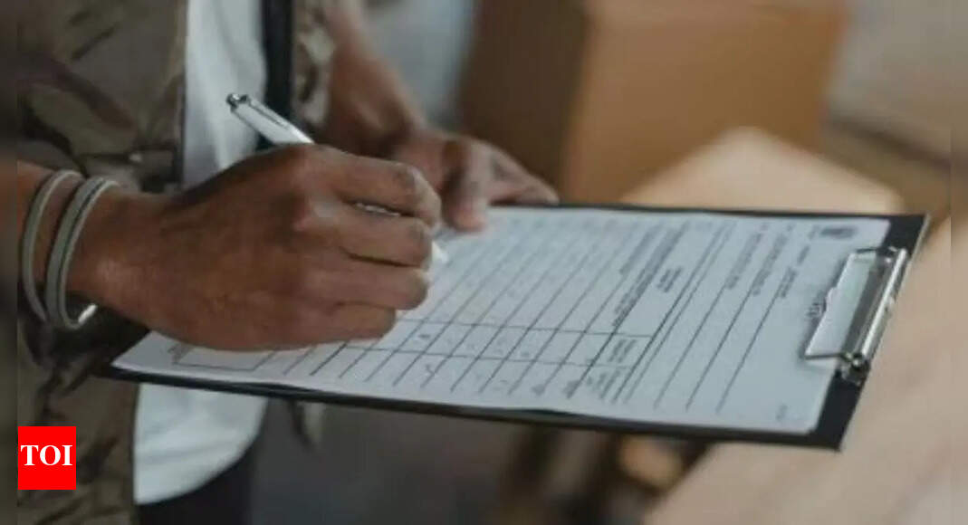 Visit homes thrice for enumeration, BLOs told