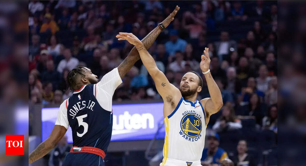 Is Stephen Curry playing tonight vs the Phoenix Suns? Latest update on the Golden State Warriors star’s injury report (November 4, 2025)