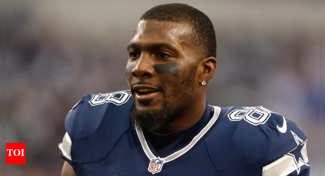 Social media explodes after Dez Bryant caught getting haircut midgame while Dallas Cowboys struggle to win
