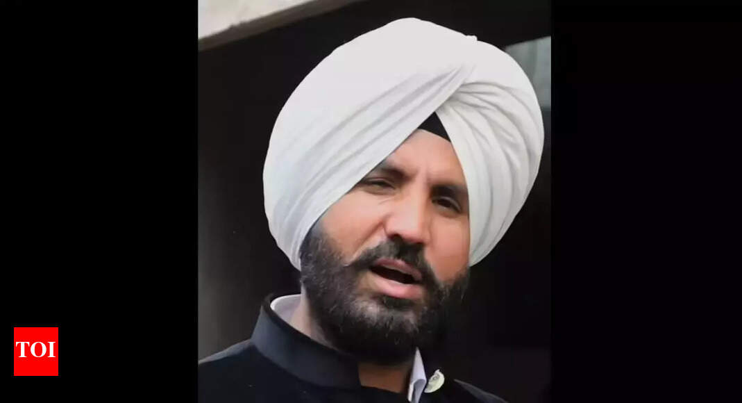 'Word 'rang kala' used intentionally': Punjab Congress chief Amrinder Singh Raja booked for 'casteist' remarks on Buta Singh