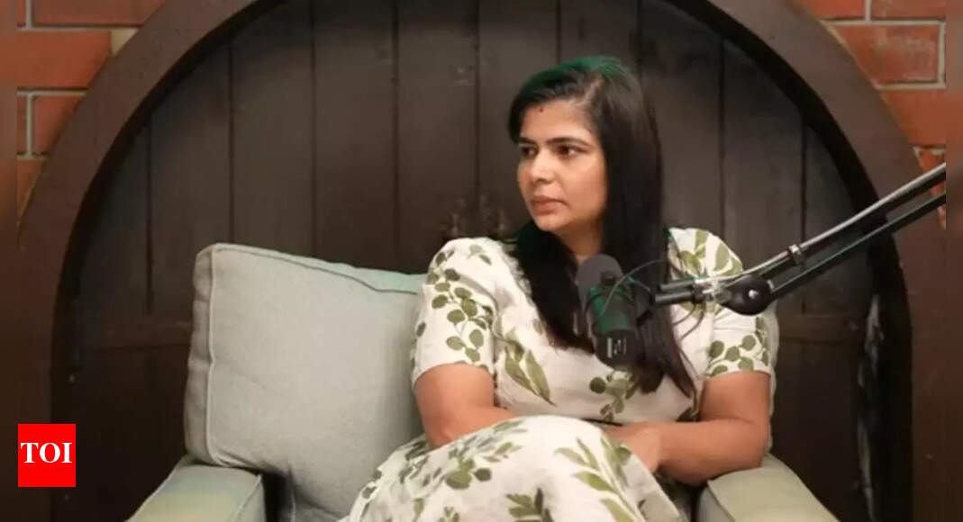 'Vanish like a ghost into thin air': Chinmayi Sripaada shuts down troll with fiery response; Defends Rahul Ravindran's stand with grace