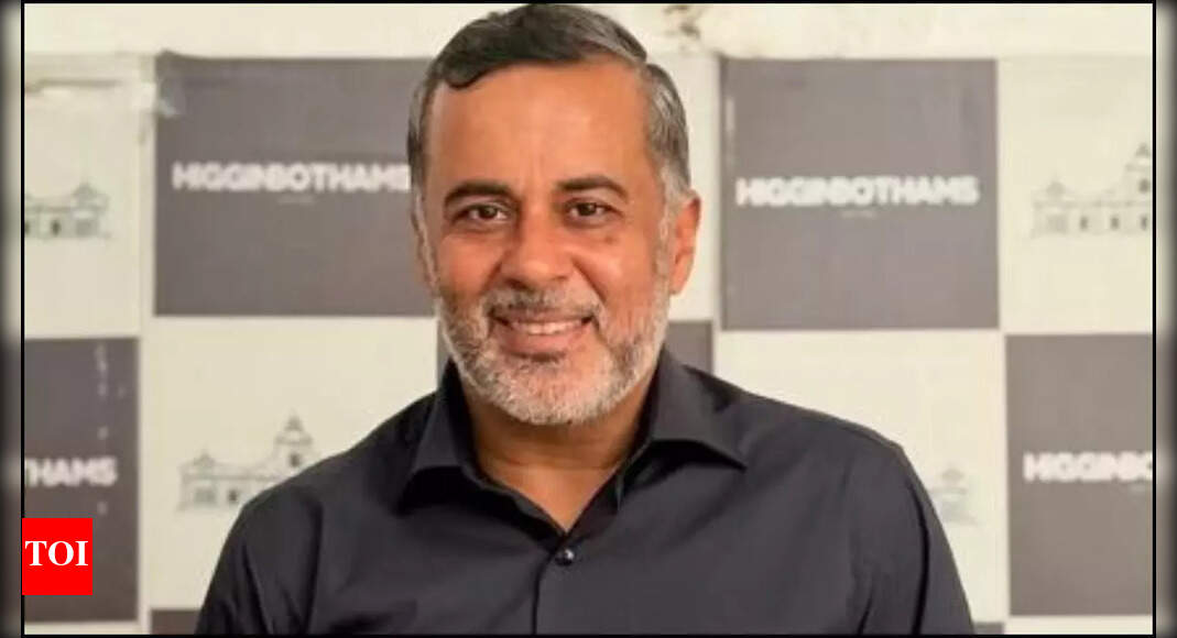 Chetan Bhagat reveals Bollywood actors suffer mental health issues due to fading fame, 'Can you imagine what a sick life that is?'