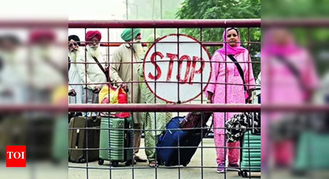 'You are Hindu': Pak denies entry to 7 Indians; part of Sikh 'jatha'